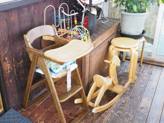 子ども用椅子、おもちゃ